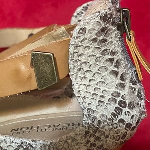 Kenneth Cole Tan Snakeskin and Wood Wedges